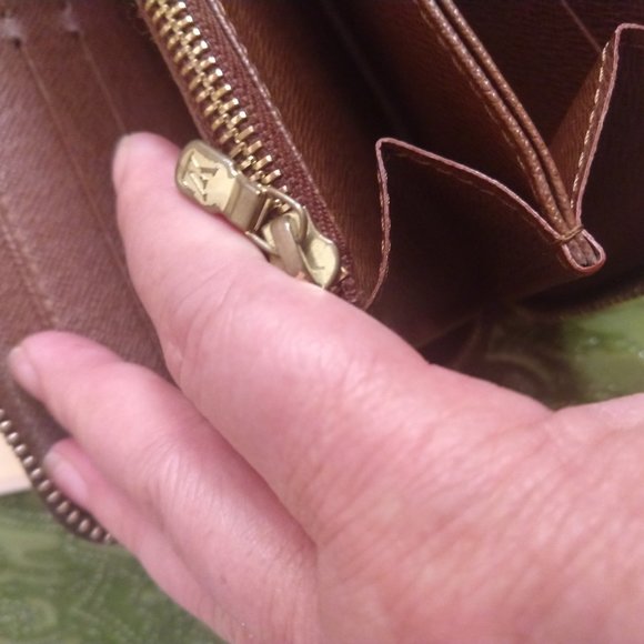 Louis Vuitton Zippy Monogram Wallet - Picture 14 of 16